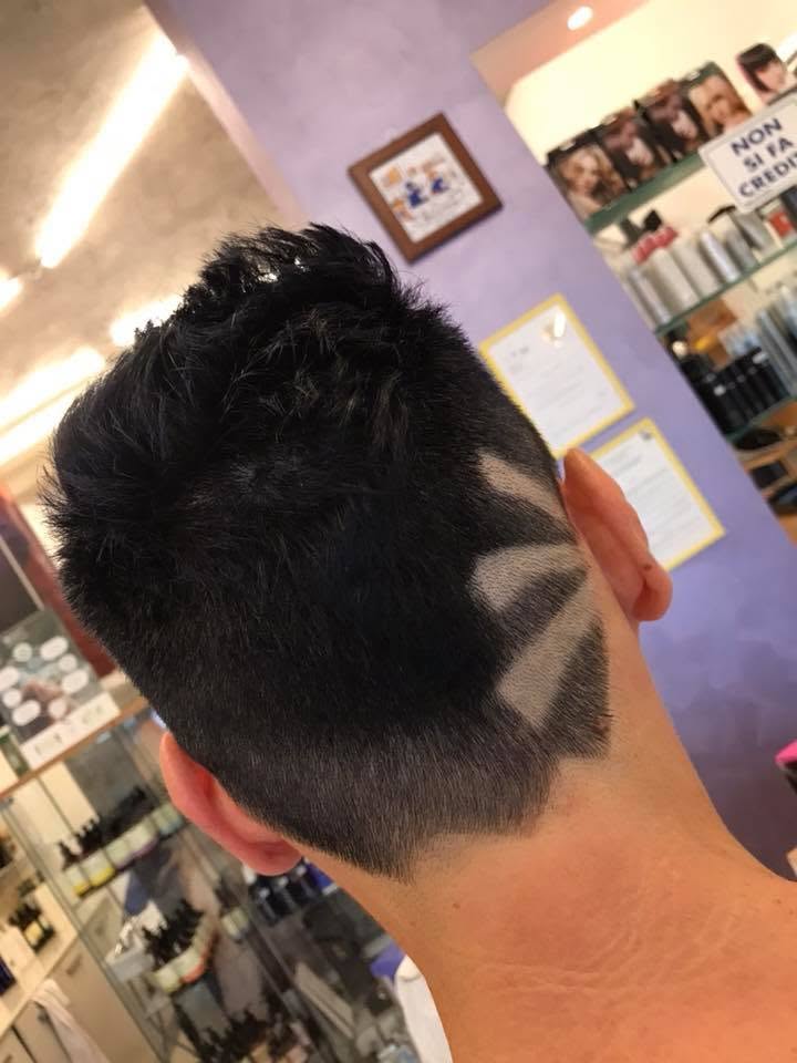 Taglio di capelli professionale in salone